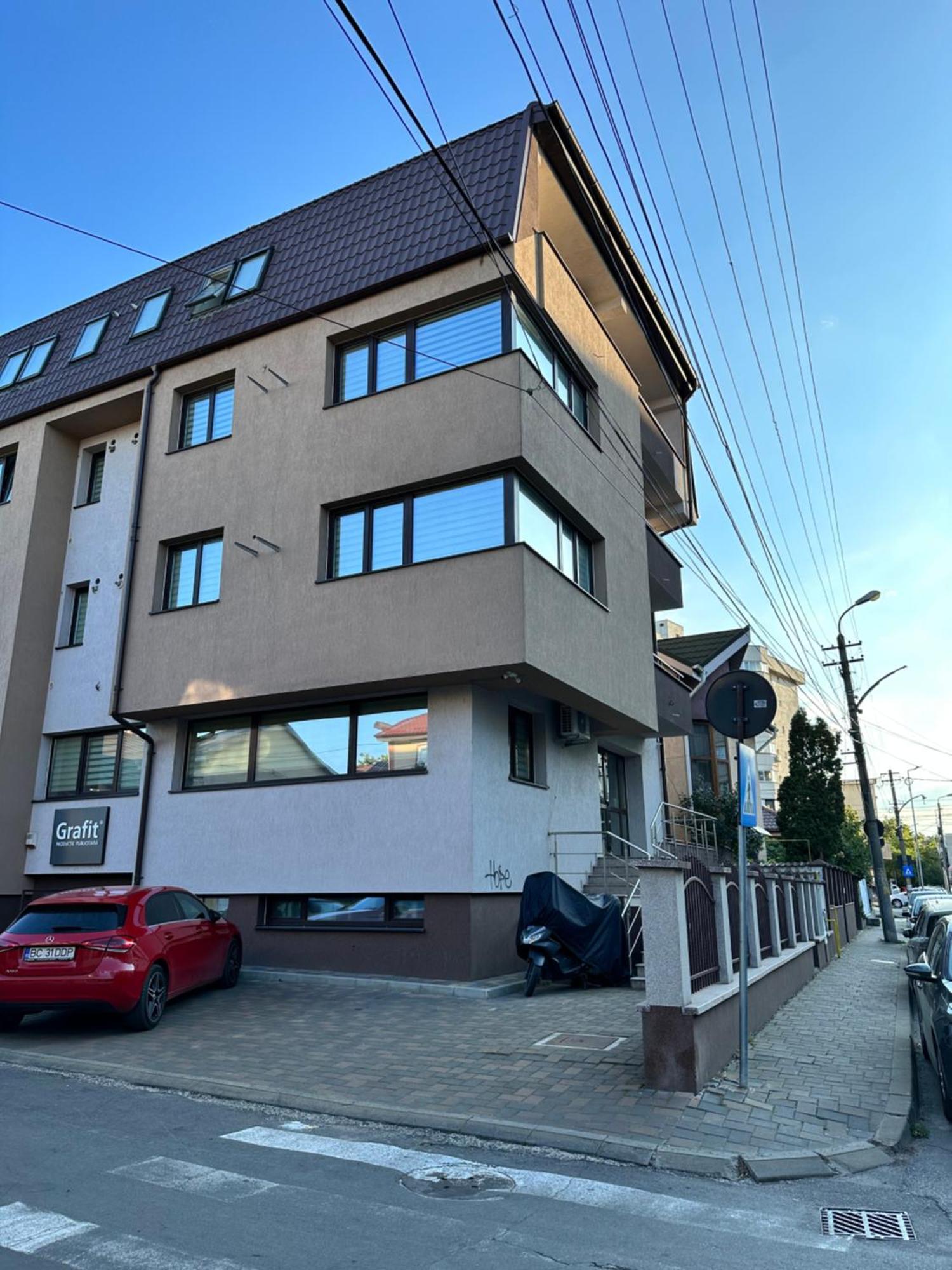 Central Apartments - Red Bacău エクステリア 写真